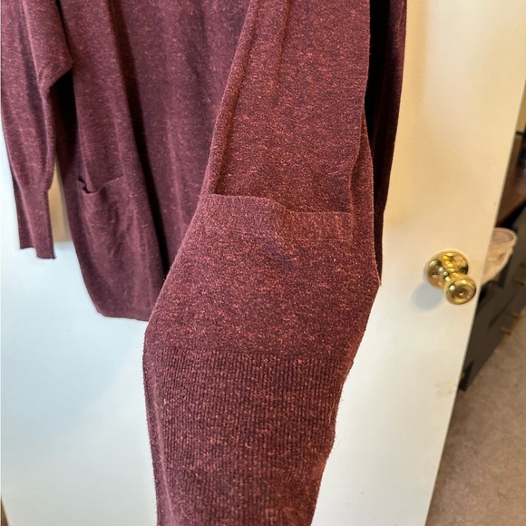GAP Maroon Cardigan - Picture 2 of 3